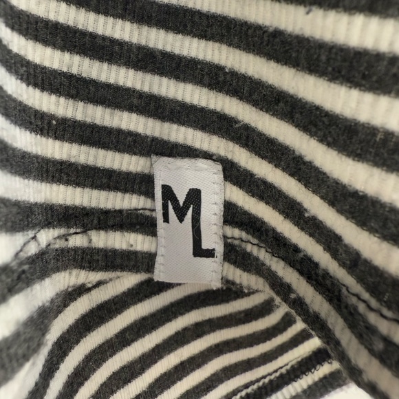 Michael Lauren Long Sleeve High Low Very Soft Shirt. Size XS. - Picture 4 of 6